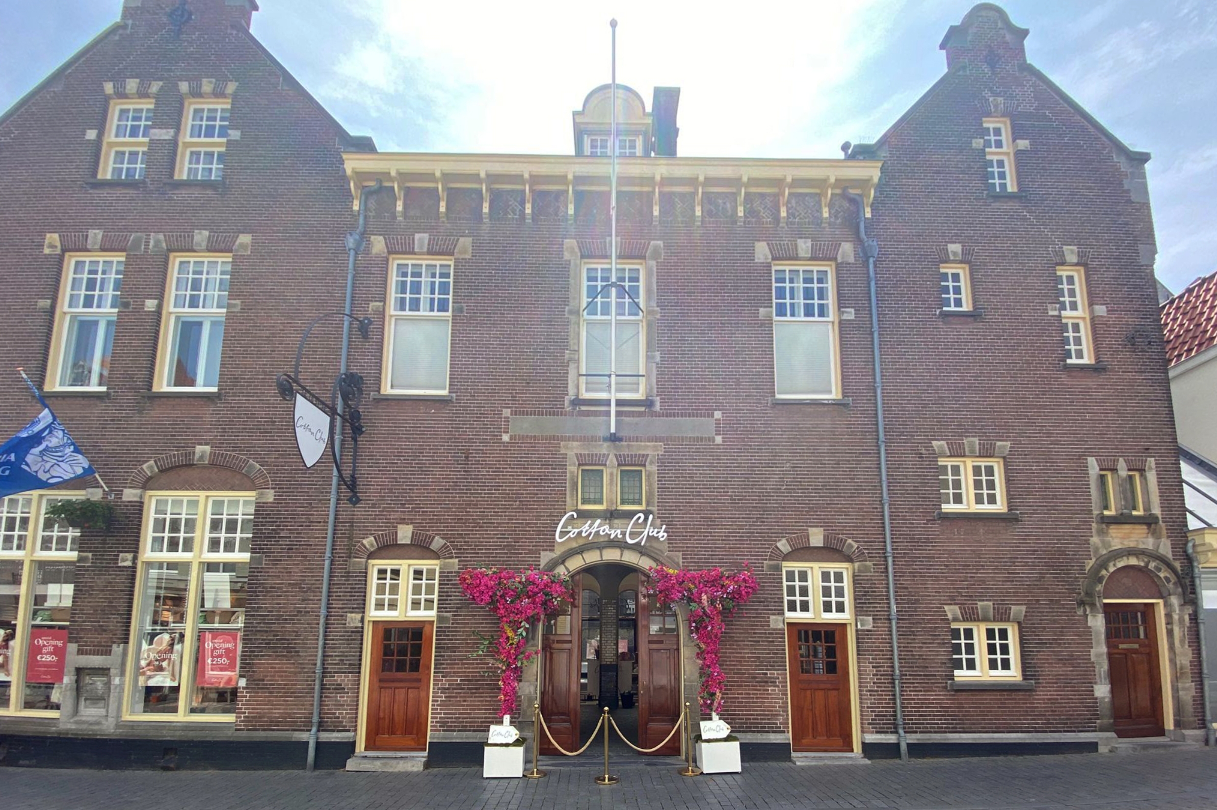 Winkels & openingstijden Cotton Club